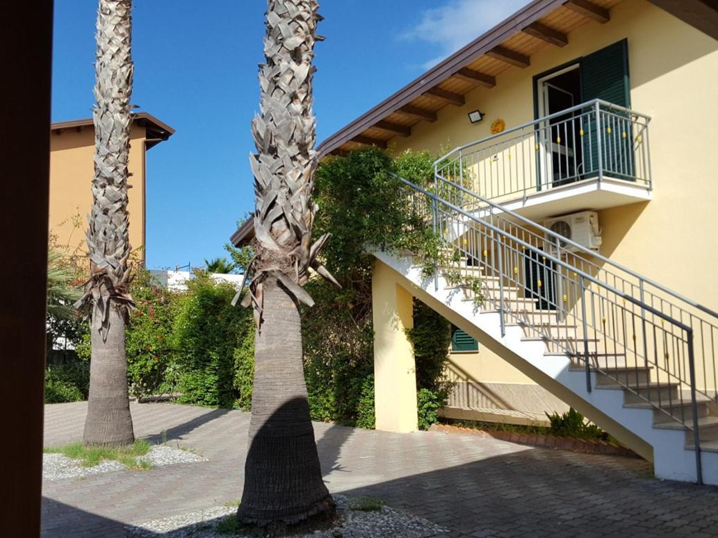Villa Gabriella Патті Екстер'єр фото